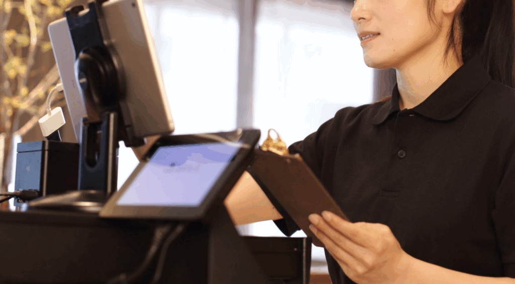 POSレジ導入時の比較ポイントとは？店に合ったシステムを選ぶために